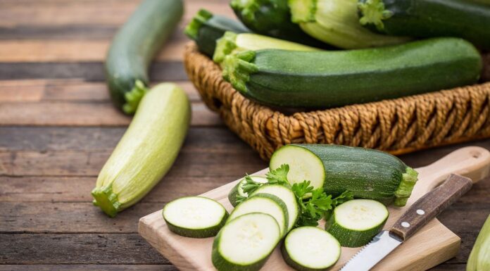 Кабачки проти огірків вітаміни, вміст води та користь огірків