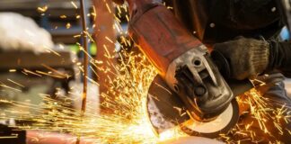 Metall mit einer Kreissäge schneiden: Sägeblattsicherheit und Leitfaden zur Auswahl