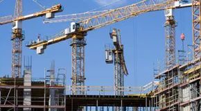 Edilizia industriale vs residenziale: una guida pratica per il proprietario di una casa