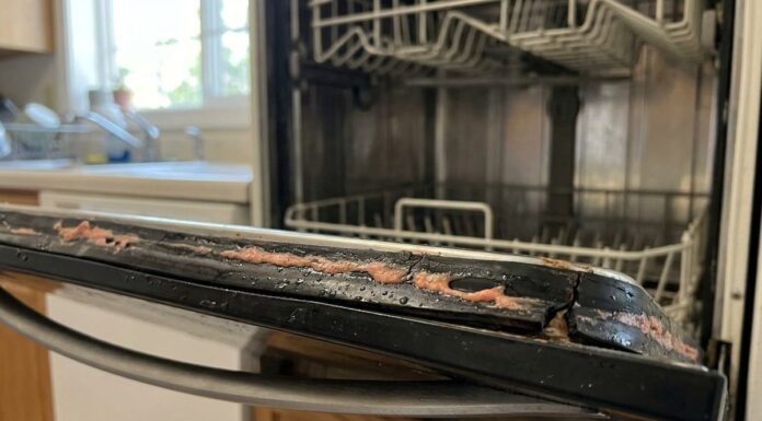 Чому ваша посудомийна машина забруднює ваш посуд